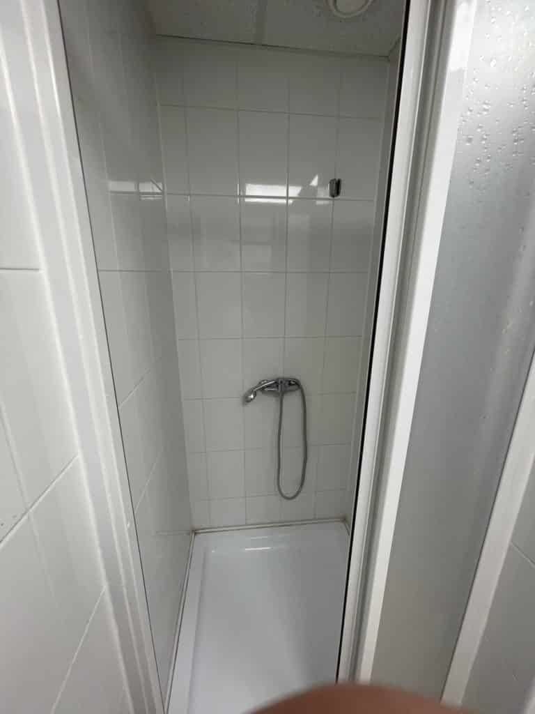 vodoinstalaterske-prace-montaz-sprchy